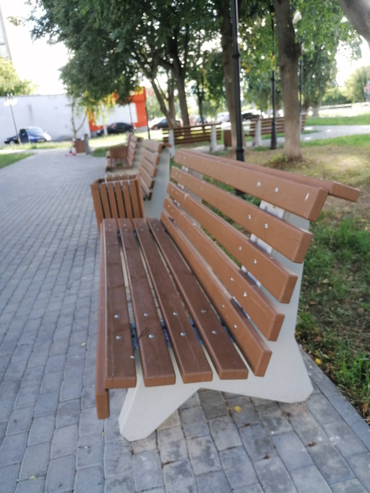 Скамейка бетонная со спинкой СП-01